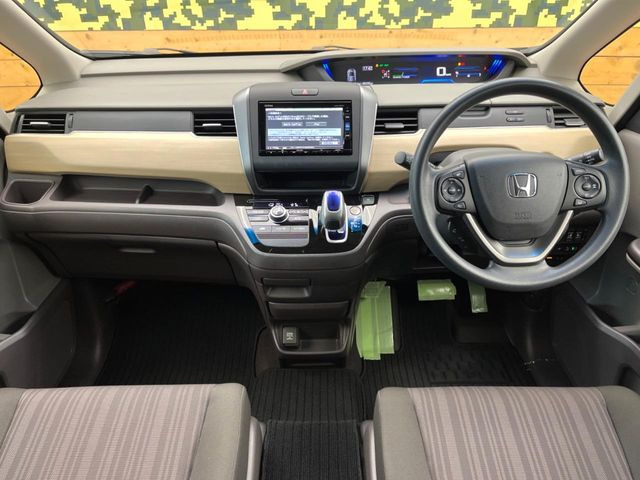 フリードハイブリッド