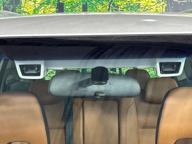 【アイサイトVer2】前方の車両等を検知し、衝突しそうな時は警報で注意を促し、ブレーキを踏む力をサポート。ブレーキを踏めなかった場合は衝突被害軽減ブレーキが作動、衝突回避をサポートします。