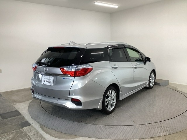 シャトル1.5 ハイブリッド Z