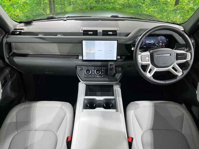 ディフェンダー130 X ダイナミック SE 3.0L D350 ディーゼル 4WD