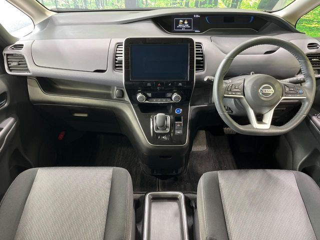 セレナ1.2 e-POWER ハイウェイスターV