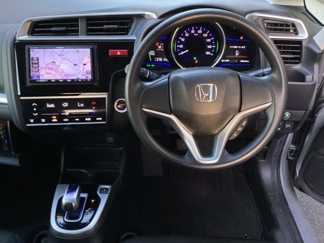 フィット1.5 ハイブリッド Fパッケージ