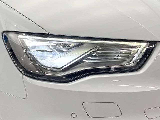 ●LEDヘッドライト:夜間走行時も良好な視界を確保し安心して運転できる高輝度LEDヘッドライトを装備!点灯速度が早く、消費電力も抑えられています。