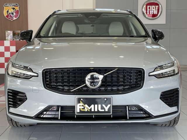 V60ウルトラ T6  AWD プラグインハイブリッド 4WD