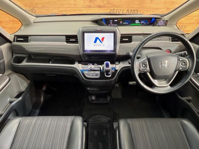 フリードハイブリッド