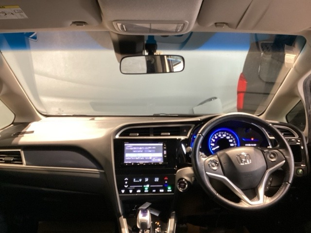 シャトル1.5 ハイブリッド X