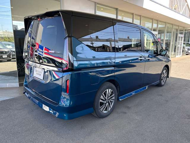 セレナ2.0 ハイウェイスターV セカンドスライドアップシート