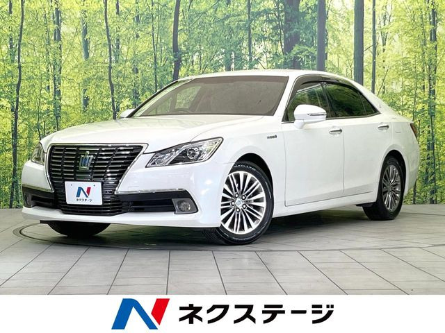 クラウンハイブリッド 2.5 ロイヤルサルーン