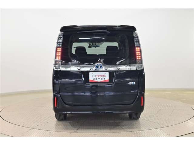 ヴォクシー1.8 ハイブリッド X