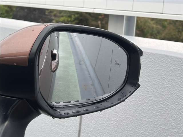 クラウンクロスオーバー2.5 G アドバンスト レザー パッケージ E-Four 4WD