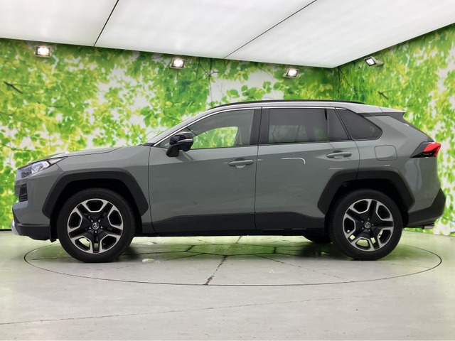 RAV42.0 アドベンチャー 4WD