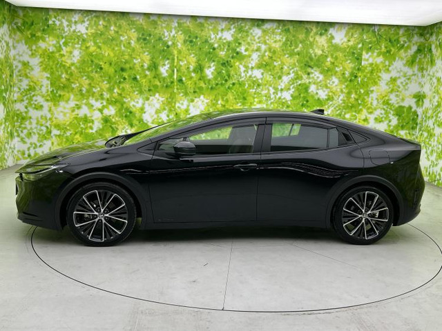 プリウス2.0 G E-Four 4WD