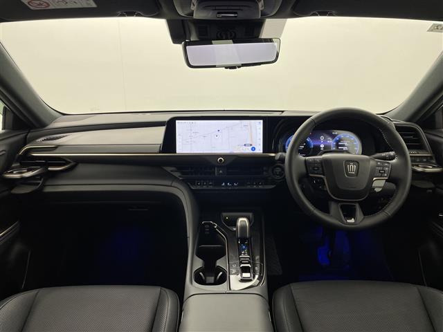 クラウンスポーツ2.5 Z E-Four 4WD