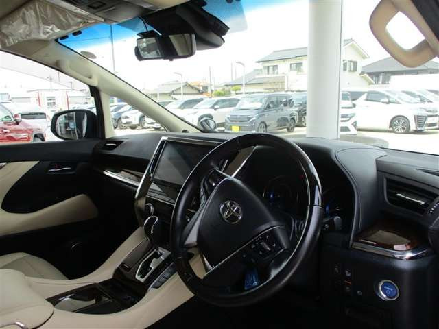 ヴェルファイアハイブリッド 2.5 V E-Four 4WD