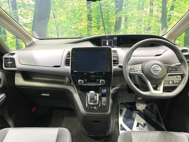 セレナ1.2 e-POWER ハイウェイスターV