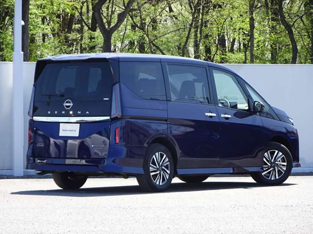 セレナ1.4 e-4ORCE ハイウェイスターV 4WD