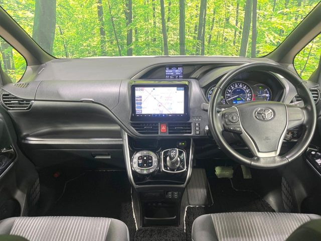 ヴォクシー1.8 ハイブリッド ZS 煌II