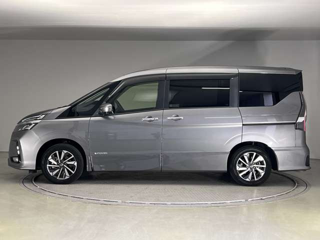 セレナ1.2 e-POWER ハイウェイスターV