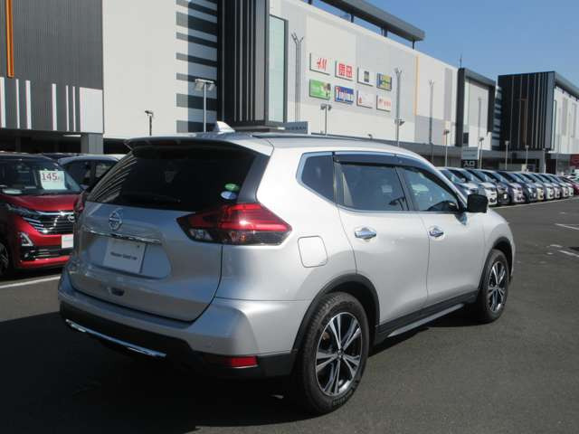 エクストレイル2.0 20X 3列車