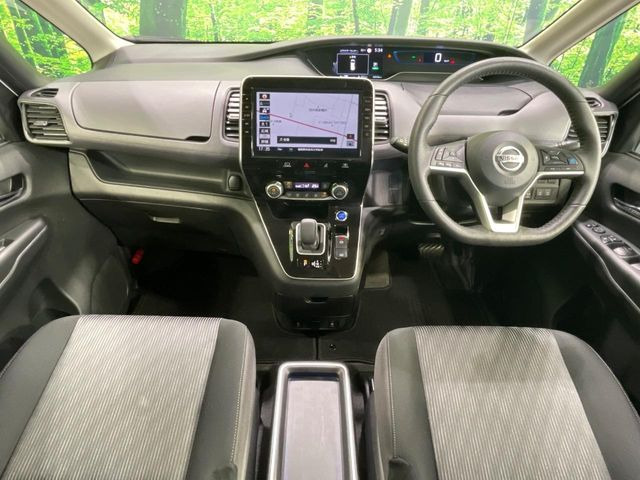 セレナ1.2 e-POWER ハイウェイスターV