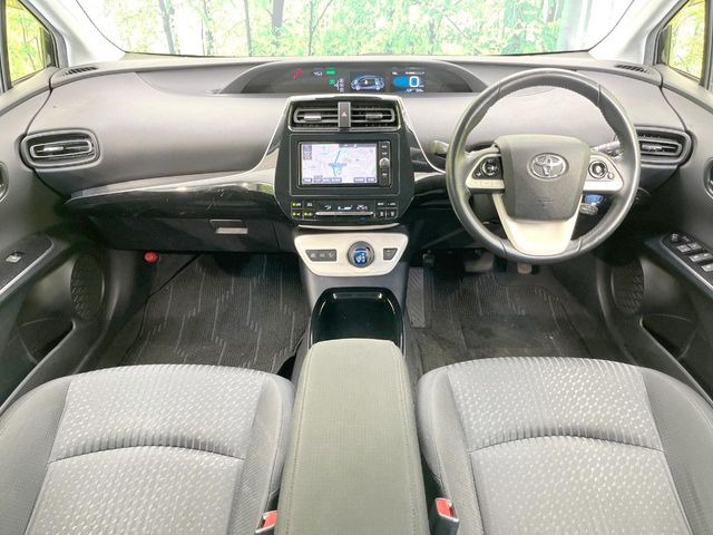 プリウス1.8 S セーフティ プラス