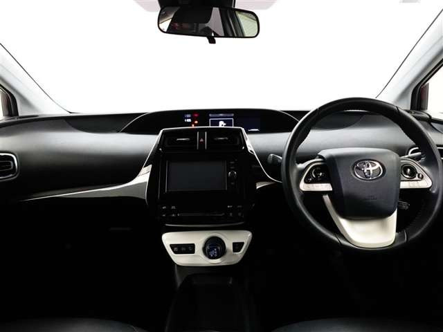 プリウス1.8 S ツーリングセレクション E-Four 4WD