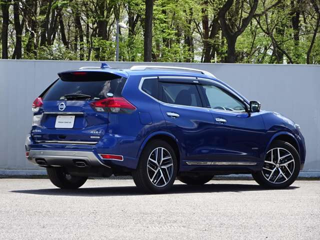 エクストレイル2.0 AUTECH iパッケージ ハイブリッド 4WD