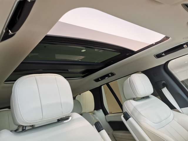 レンジローバーHSE 3.0L P550e スタンダードホイールベース 4WD