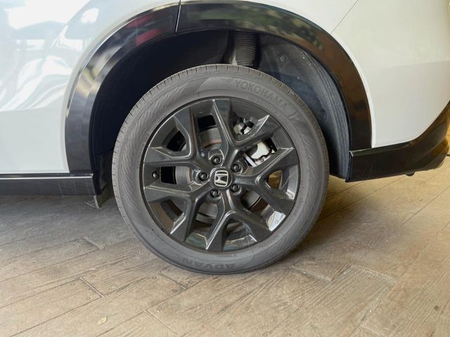 �y�O���[�h��p����18�C���`�A���~�z�C�[���z�f�U�C�����̍��������A���~�z�C�[���𑕒����Ă���܂��B�e��ЊO�A���~�z�C�[����A�X�^�b�h���X�^�C�����戵�����Ă���܂��B���񂲑��k����������