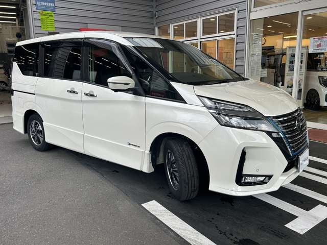 セレナ1.2 e-POWER ハイウェイスターV