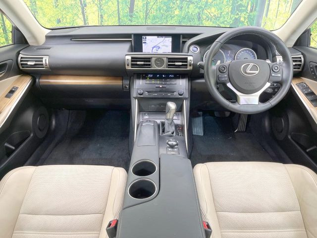 IS300h バージョンL