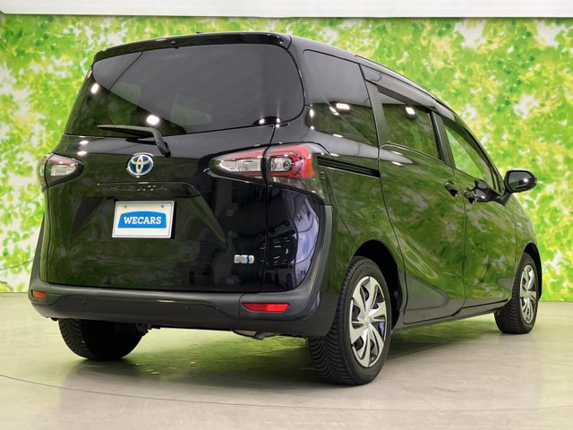 シエンタハイブリッド 1.5 G クエロ