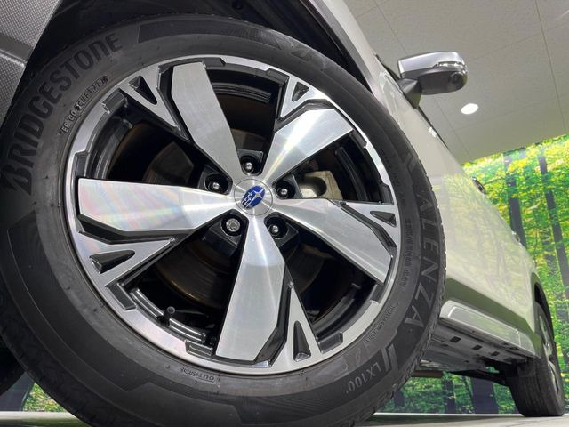 �y����18�C���`�A���~�z�C�[���z�O�ςɃ}�b�`���������A���~�z�C�[���𑕒����Ă���܂��B�e��ЊO�A���~�z�C�[����A�X�^�b�h���X�^�C�����戵�����Ă���܂��B���񂲑��k����������