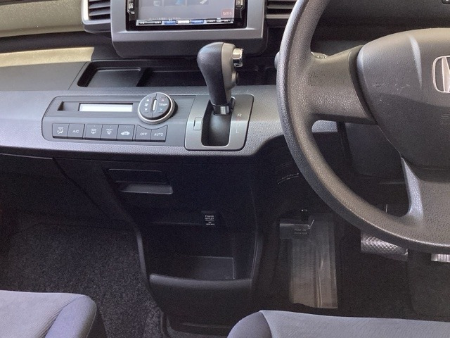 フリード1.5 G ジャストセレクション