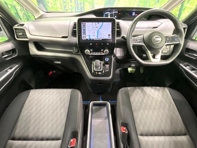 セレナ1.2 e-POWER ハイウェイスターV