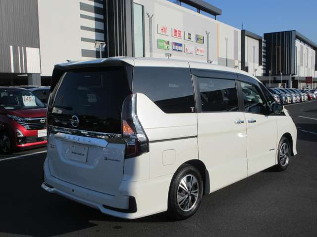 セレナ1.2 e-POWER ハイウェイスターV