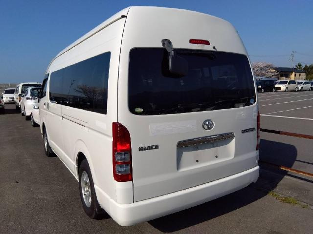 ハイエース2.7 グランドキャビン 4WD