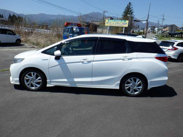 シャトル1.5 ハイブリッド Z