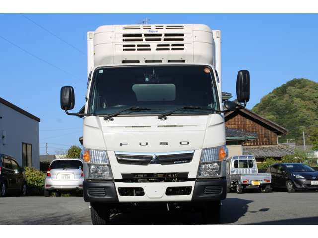 キャンター冷蔵冷凍車