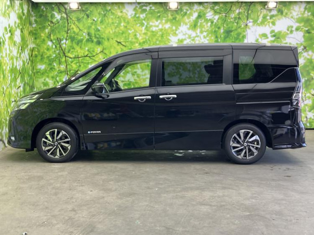 セレナ1.2 e-POWER ハイウェイスターG