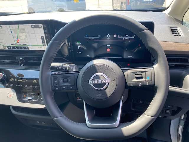 セレナ1.4 e-POWER ハイウェイスターV