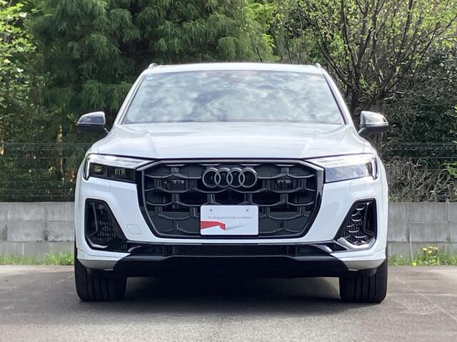 Q755 TFSI クワトロ Sライン 4WD