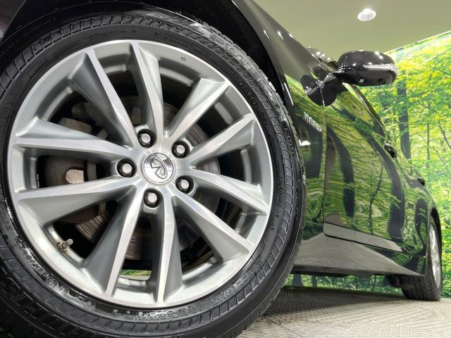 �y����17�C���`�A���~�z�C�[���z�O�ςɃ}�b�`���������A���~�z�C�[���𑕒����Ă���܂��B�e��ЊO�A���~�z�C�[����A�X�^�b�h���X�^�C�����戵�����Ă���܂��B���񂲑��k����������