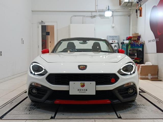 アバルト124スパイダー1.4