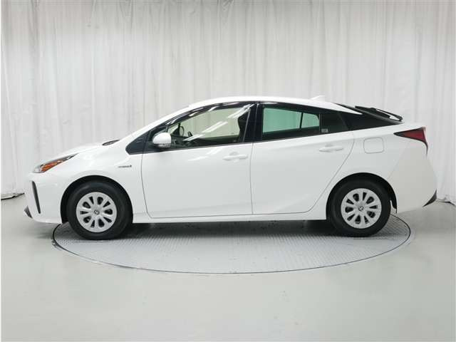 プリウス1.8 S E-Four 4WD