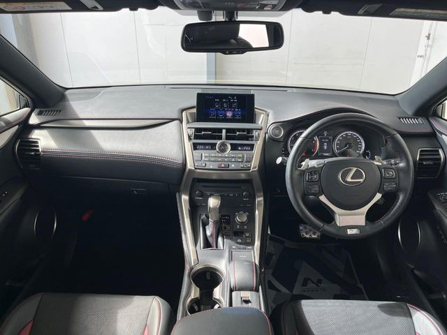 NX200t Fスポーツ