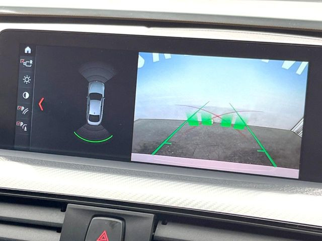 ●ガイドライン付きバックカメラ:不安な駐車もこれで安心!ガイドライン付きなので狭い箇所での駐車もラクラクです!