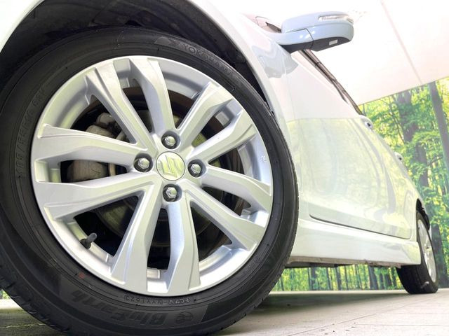 �y����16�C���`�A���~�z�C�[���z�O�ςɃ}�b�`���������A���~�z�C�[���𑕒����Ă���܂��B�e��ЊO�A���~�z�C�[����A�X�^�b�h���X�^�C�����戵�����Ă���܂��B���񂲑��k����������