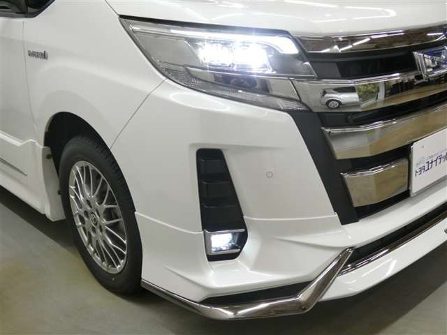 ノア1.8 ハイブリッド Si W×B II