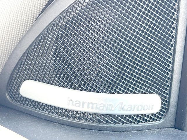 ��harman/kardon�T�E���h�V�X�e��:�I�[�f�B�I��僁�[�J�[����|����v���~�A���X�s�[�J�[�𑕔��B�����̃X�s�[�J�[����A���̗������܂ŕ����鍂�i���ȉ��y�����y���݂��������܂��B